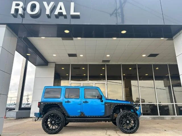 2015 Jeep Wrangler Unlimited Sahara 4WD photo