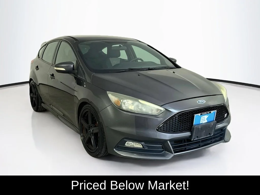 2015 Ford Focus ST FWD photo