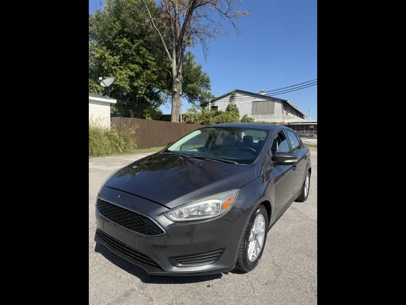 2015 Ford Focus SE FWD photo