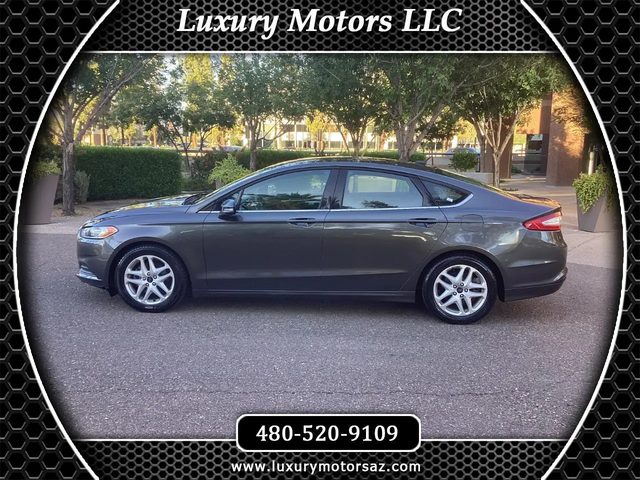 2016 Ford Fusion SE FWD photo