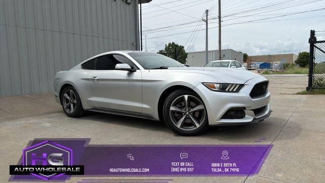 2015 Ford Mustang EcoBoost RWD photo