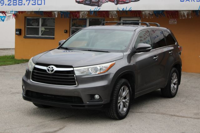 2015 Toyota Highlander LE Plus AWD photo