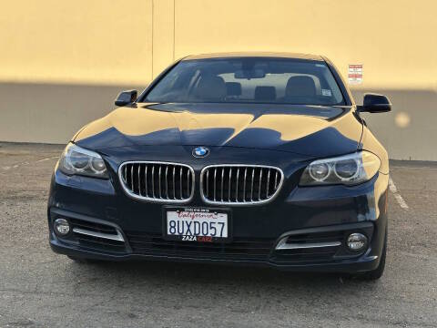 2015 BMW 5 Series 528i RWD photo