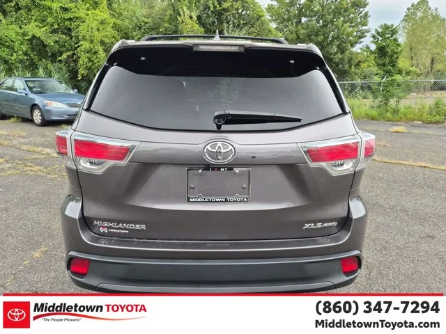 2015 Toyota Highlander XLE AWD photo