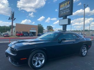 2015 Dodge Challenger SXT RWD photo
