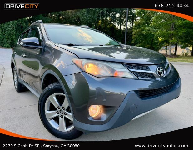 2015 Toyota RAV4 XLE FWD photo