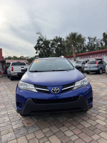 2015 Toyota RAV4 LE FWD photo