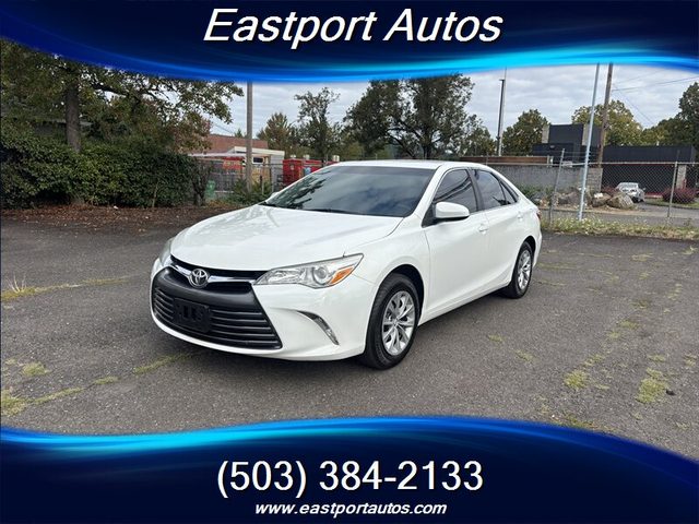 2015 Toyota Camry LE FWD photo