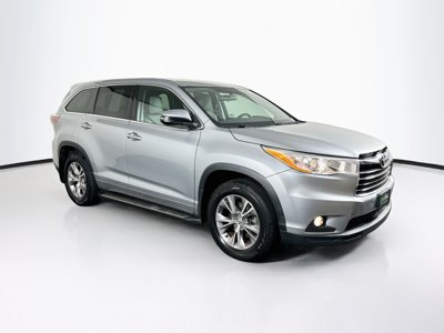 2015 Toyota Highlander LE Plus FWD photo