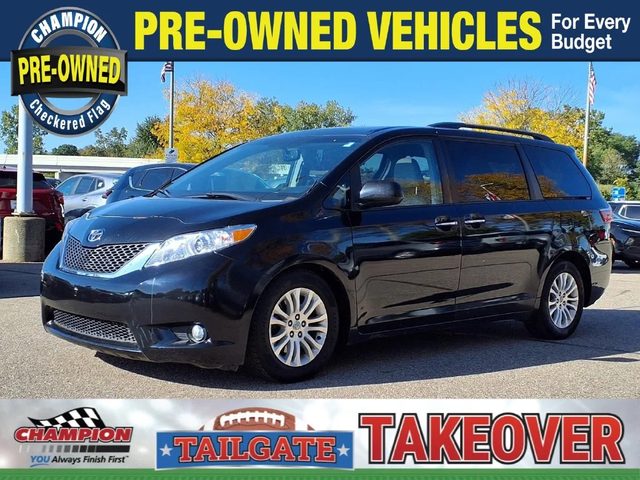 2015 Toyota Sienna XLE FWD photo