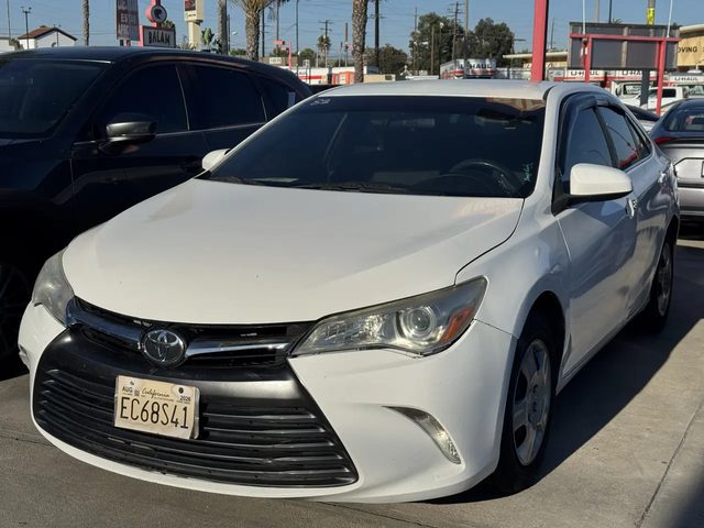 2015 Toyota Camry LE FWD photo