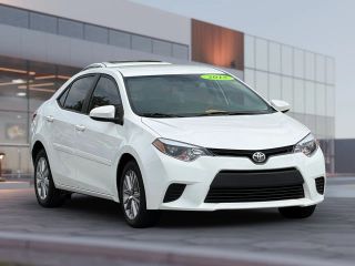2015 Toyota Corolla LE Plus FWD photo