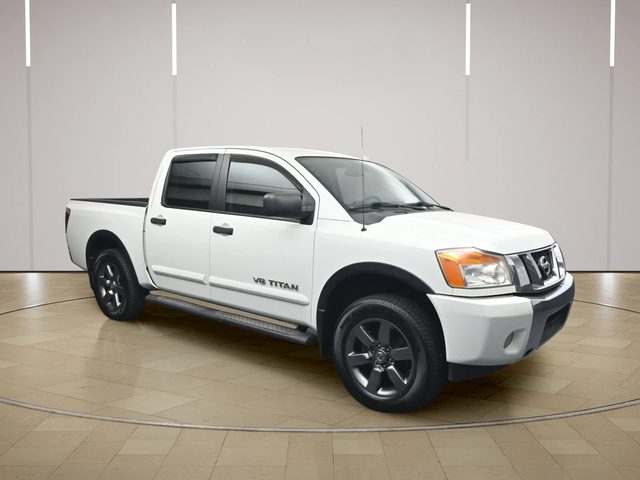 2015 Nissan Titan SV RWD photo