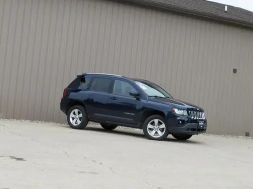 2015 Jeep Compass Latitude FWD photo