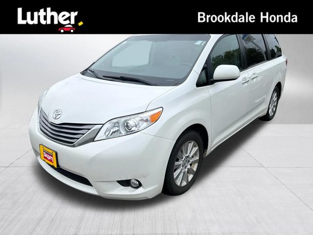 2015 Toyota Sienna XLE Premium AWD photo
