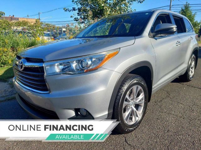 2015 Toyota Highlander LE Plus AWD photo