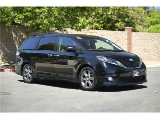 2015 Toyota Sienna SE FWD photo