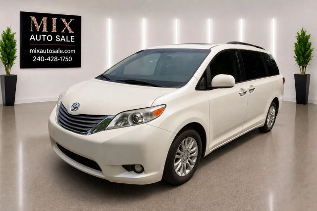 2015 Toyota Sienna XLE Premium FWD photo
