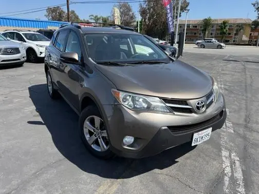 2015 Toyota RAV4 XLE FWD photo