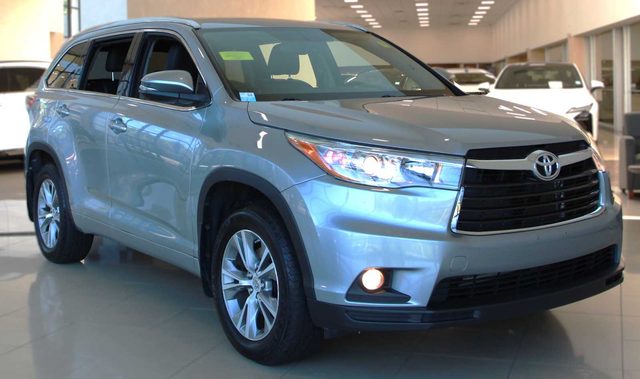 2015 Toyota Highlander XLE AWD photo