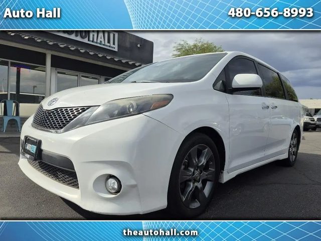 2015 Toyota Sienna  FWD photo