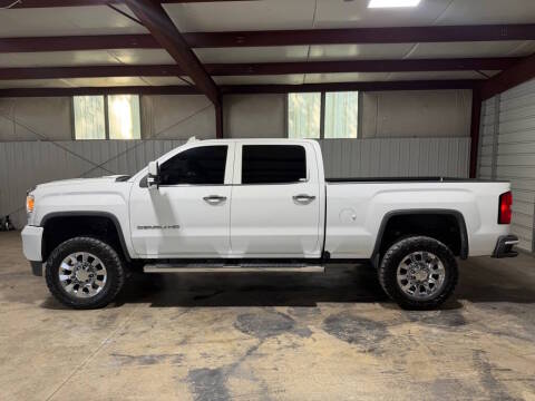 2015 GMC Sierra 2500HD Denali 4WD photo