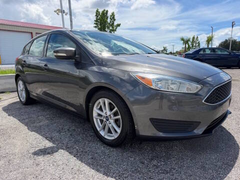 2015 Ford Focus SE FWD photo