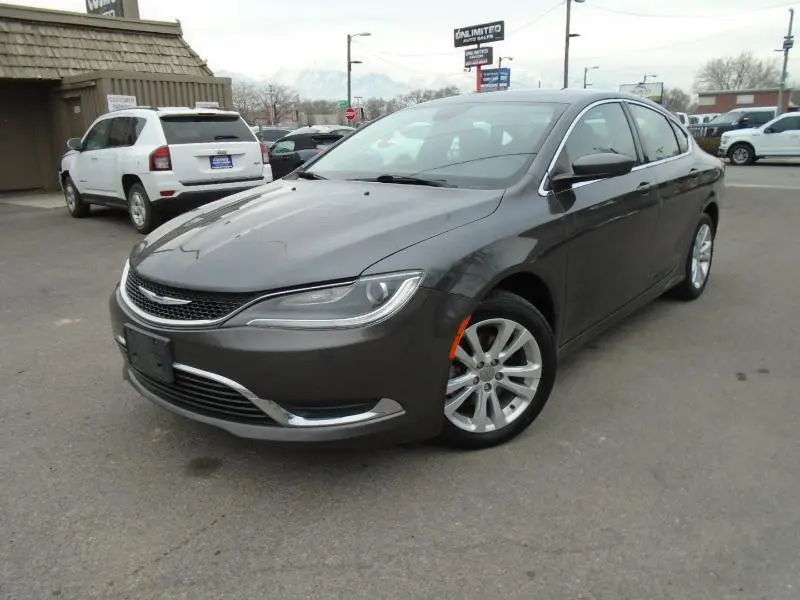 2016 Chrysler 200 Limited FWD photo