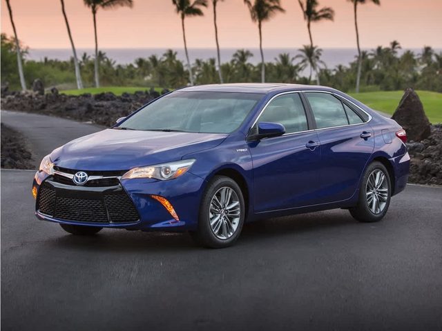 2015 Toyota Camry LE FWD photo