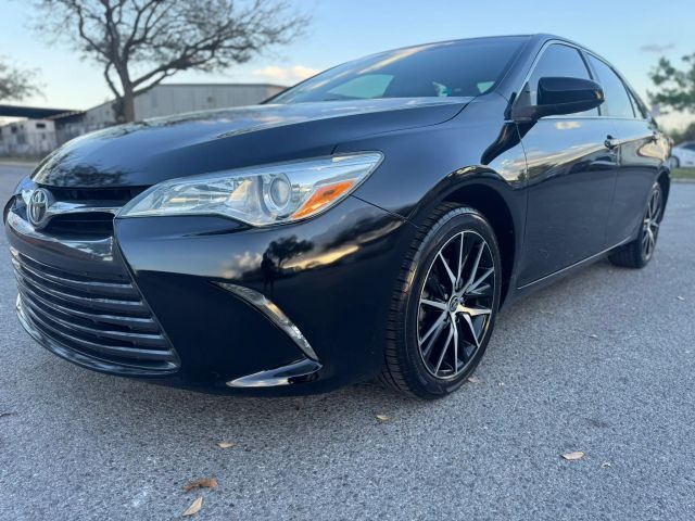 2015 Toyota Camry LE FWD photo