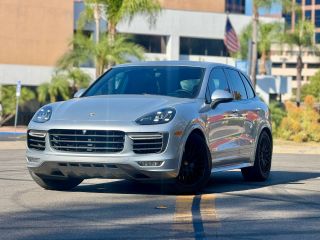 2016 Porsche Cayenne GTS AWD photo