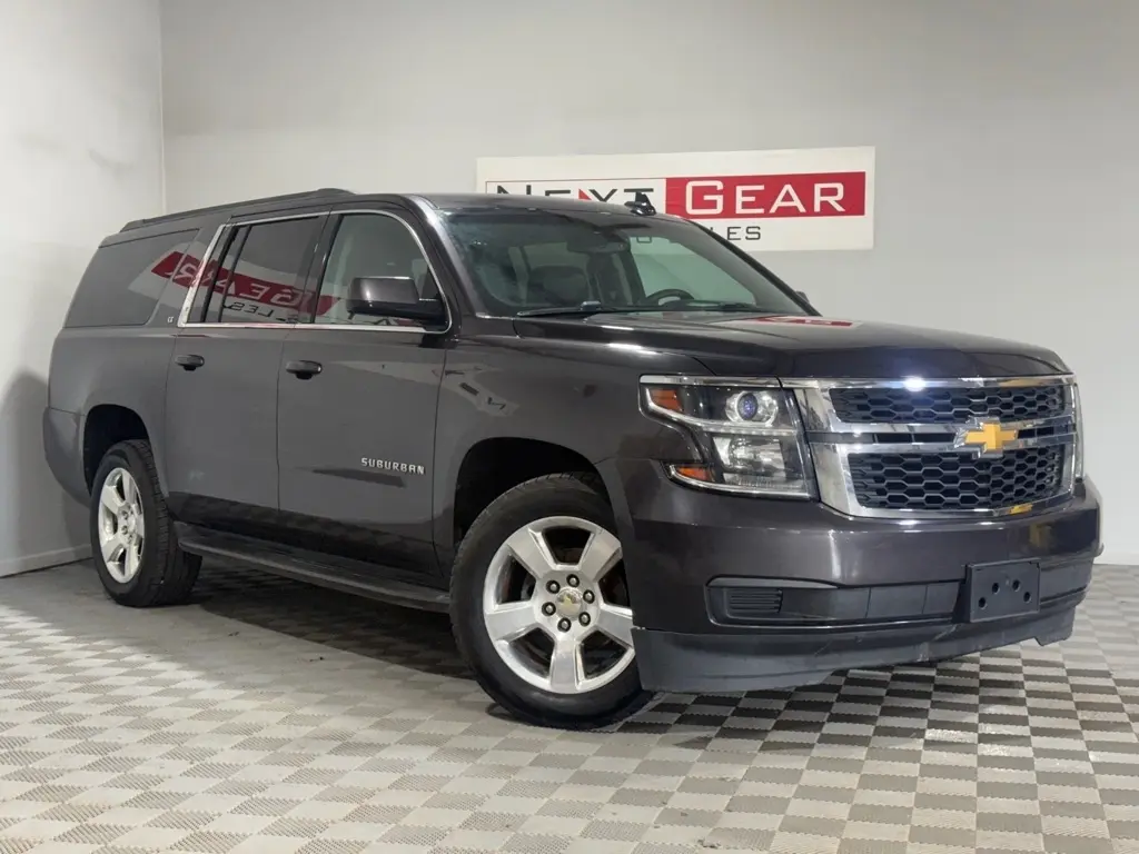 2016 Chevrolet Suburban LT 4WD photo