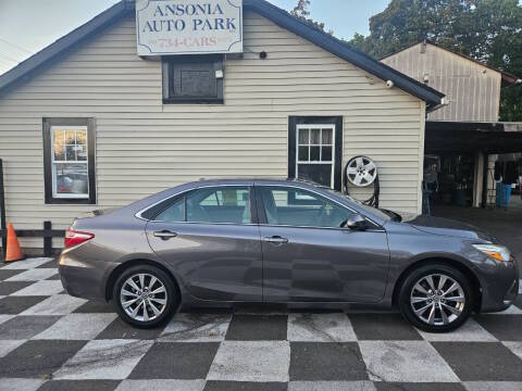 2015 Toyota Camry SE FWD photo