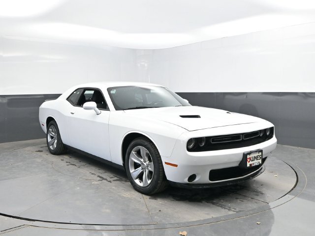 2015 Dodge Challenger SXT RWD photo