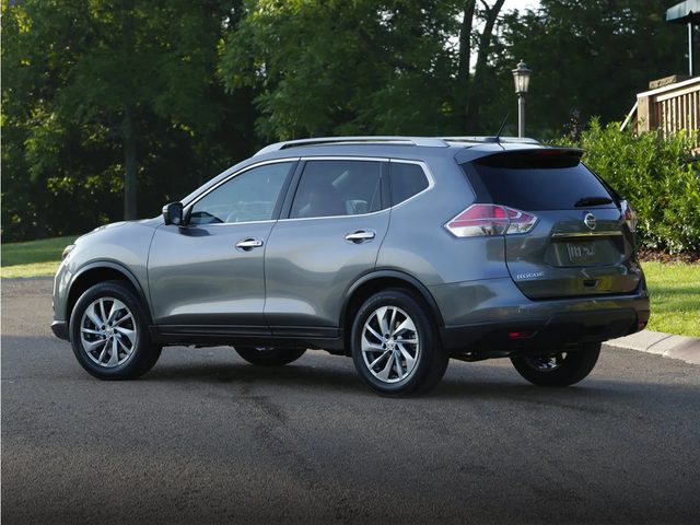 2015 Nissan Rogue SL FWD photo