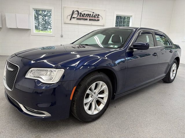 2015 Chrysler 300 Limited RWD photo
