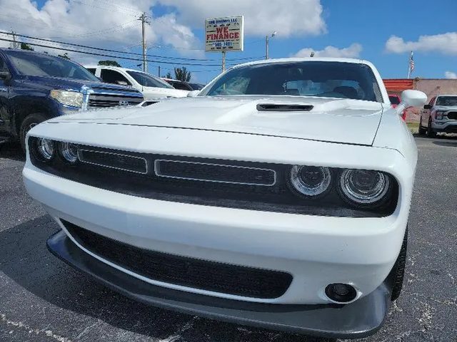 2015 Dodge Challenger SXT RWD photo
