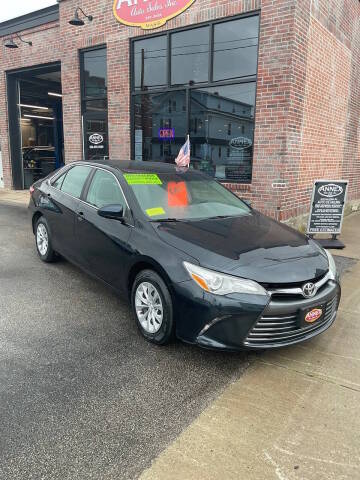 2015 Toyota Camry LE FWD photo