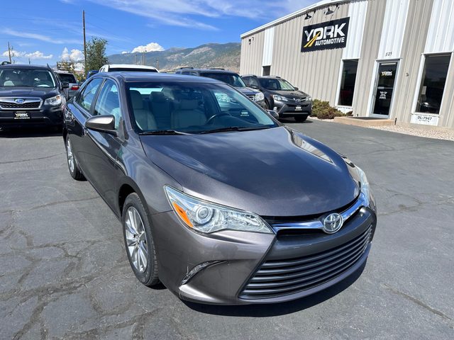 2016 Toyota Camry XLE FWD photo