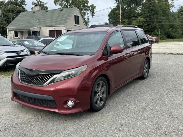 2015 Toyota Sienna SE FWD photo