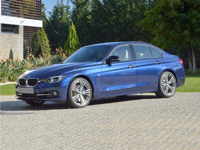 2016 BMW 3 Series 320i RWD photo