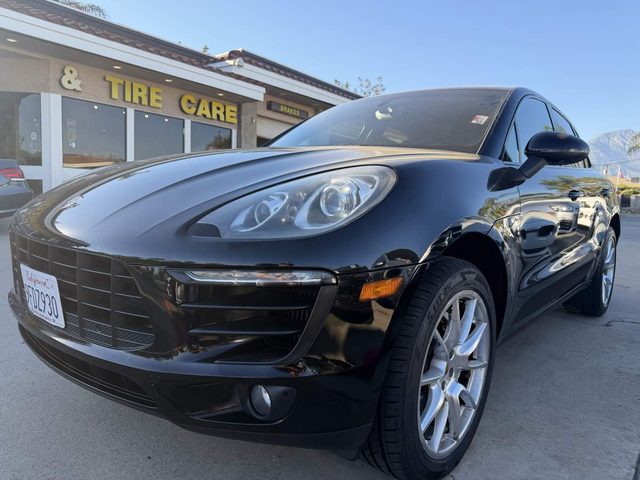 2016 Porsche Macan S AWD photo
