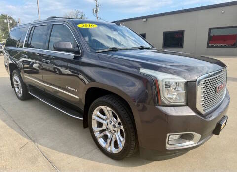 2016 GMC Yukon XL Denali 4WD photo
