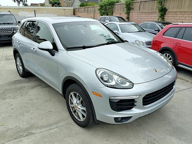 2016 Porsche Cayenne  AWD photo