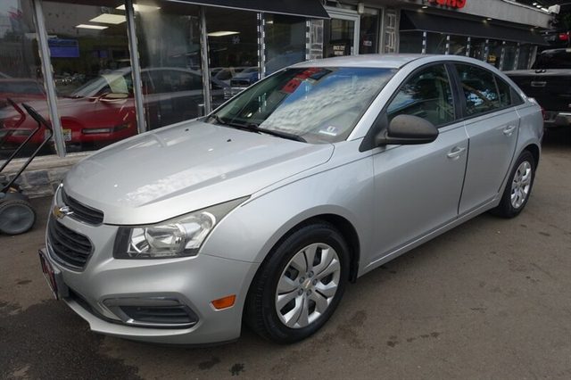 2016 Chevrolet Cruze LS FWD photo