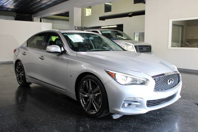 2015 Infiniti Q50 Premium RWD photo