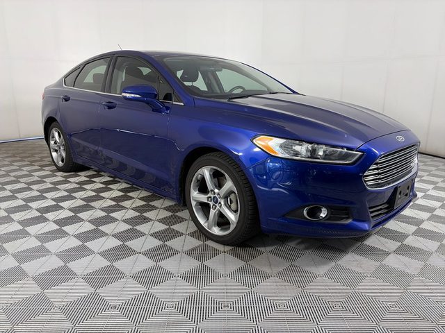 2016 Ford Fusion SE FWD photo