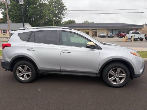 2015 Toyota RAV4 XLE AWD photo
