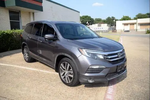 2016 Honda Pilot Touring FWD photo