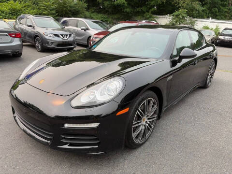 2016 Porsche Panamera Edition RWD photo